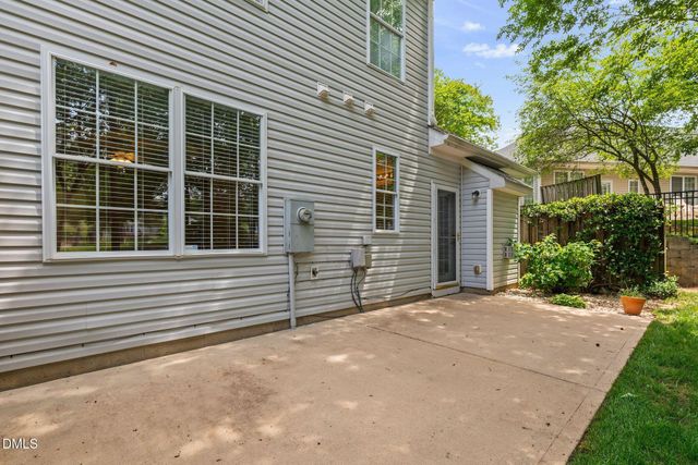 431 Sawgrass Hill Court, Cary, NC 27519