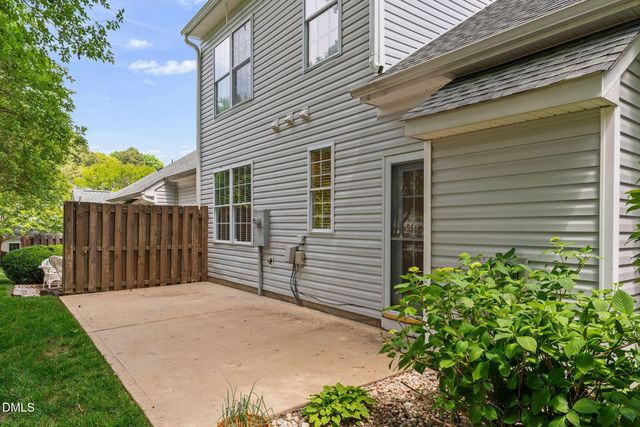 431 Sawgrass Hill Court, Cary, NC 27519