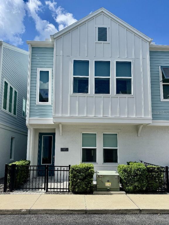 2317 LINDSTROM STREET, Sarasota, FL 34237