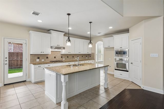 15994 Trail Glen Drive, Frisco, TX 75035