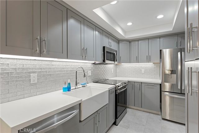 127 W Glaucus Street B, Encinitas, CA 92024