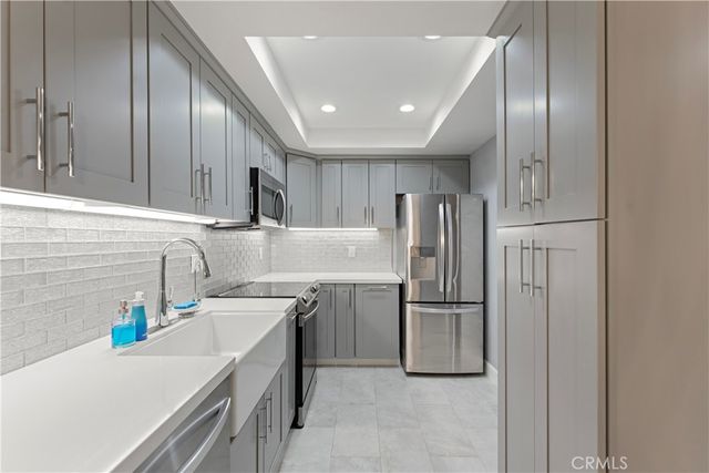 127 W Glaucus Street B, Encinitas, CA 92024