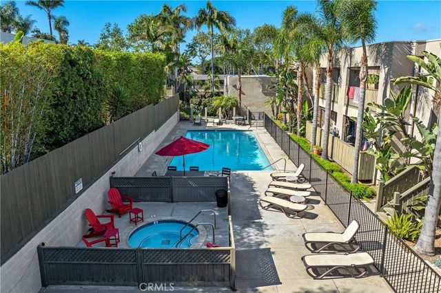 127 W Glaucus Street B, Encinitas, CA 92024