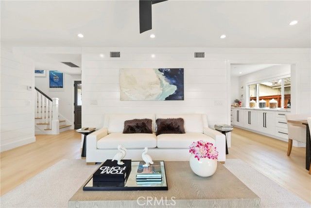 2316 La Linda, Newport Beach, CA 92660