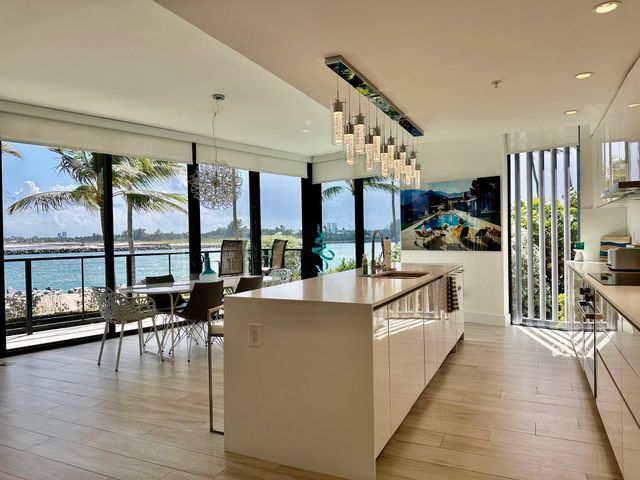 106 Inlet Way, Palm Beach Shores, FL 33404