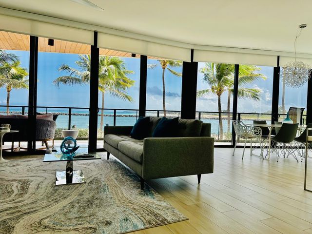 106 Inlet Way, Palm Beach Shores, FL 33404