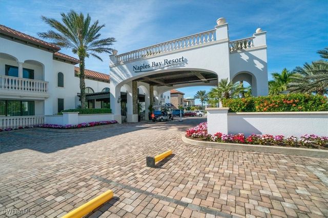 965 Sandpiper ST J107, Naples, FL 34102