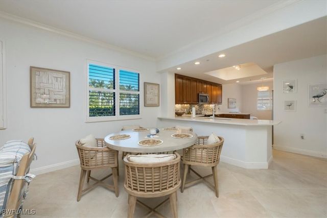 965 Sandpiper ST J107, Naples, FL 34102