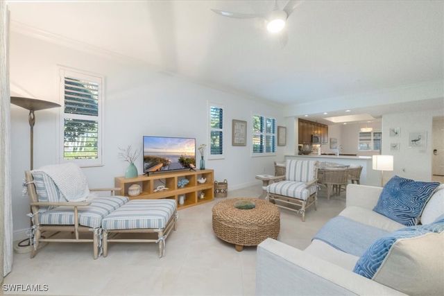 965 Sandpiper ST J107, Naples, FL 34102