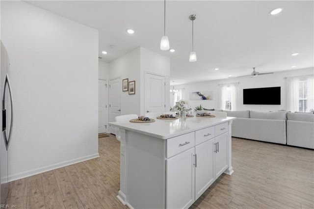 508 Esterview LN, Chesapeake, VA 23322