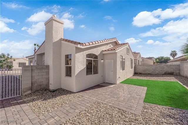 999 Country Skies Avenue, Las Vegas, NV 89123