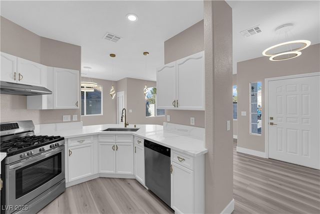 999 Country Skies Avenue, Las Vegas, NV 89123