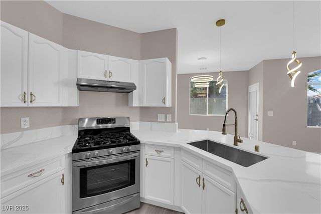 999 Country Skies Avenue, Las Vegas, NV 89123