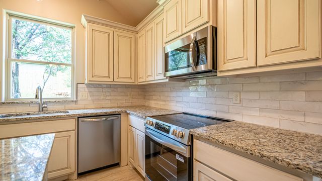 2714 Austin Drive, Granbury, TX 76048