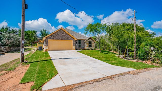 2714 Austin Drive, Granbury, TX 76048