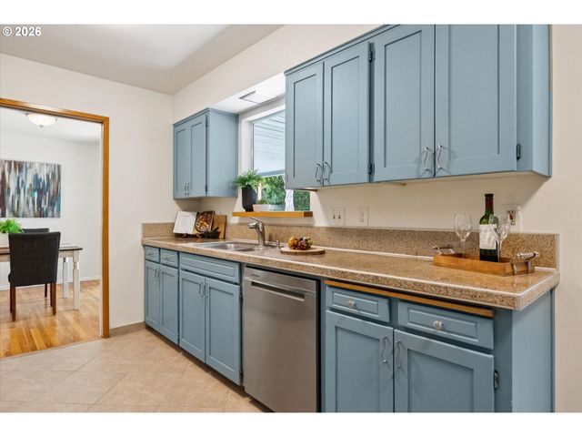 11370 Sw BLAKENEY St, Beaverton, OR 97008