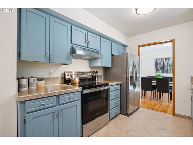 11370 Sw BLAKENEY St, Beaverton, OR 97008