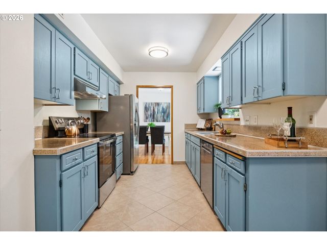11370 Sw BLAKENEY St, Beaverton, OR 97008