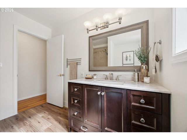 11370 Sw BLAKENEY St, Beaverton, OR 97008