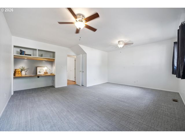 11370 Sw BLAKENEY St, Beaverton, OR 97008