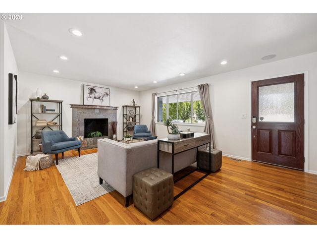 11370 Sw BLAKENEY St, Beaverton, OR 97008