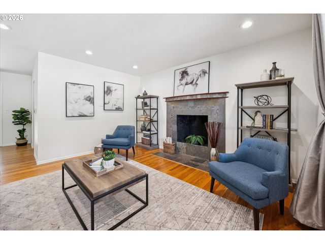 11370 Sw BLAKENEY St, Beaverton, OR 97008