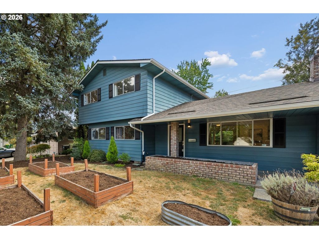 11370 Sw BLAKENEY St, Beaverton, OR 97008