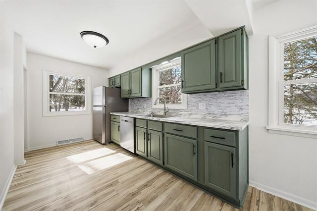 827 Truax Boulevard, Eau Claire, WI 54703