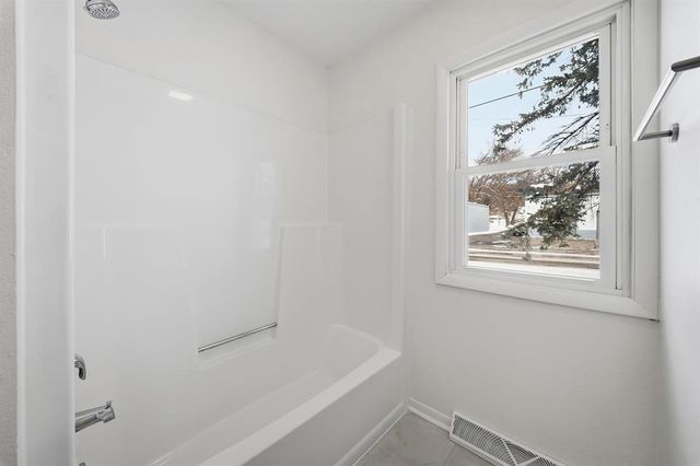 827 Truax Boulevard, Eau Claire, WI 54703