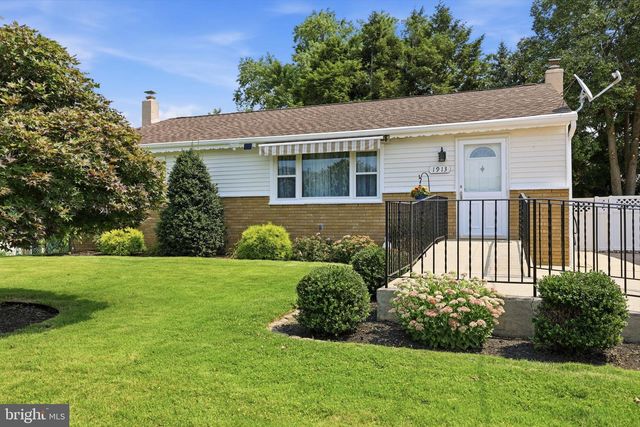 1913 SANFORD ST, Philadelphia, PA 19116