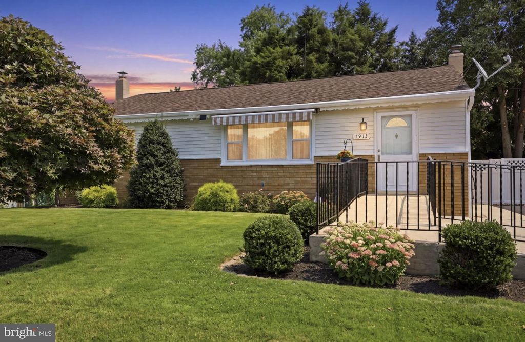 1913 SANFORD ST, Philadelphia, PA 19116