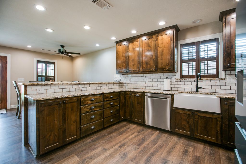 Image 12 of property listing at 601 Bristow Road, San Angelo, TX 76905