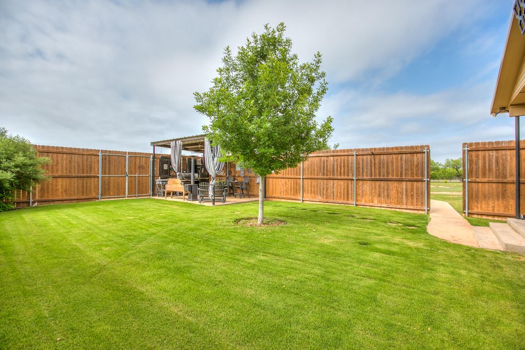 Image 27 of property listing at 601 Bristow Road, San Angelo, TX 76905