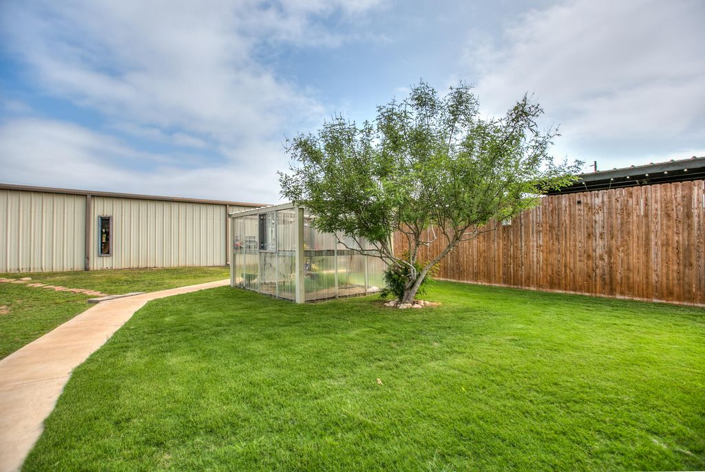Image 31 of property listing at 601 Bristow Road, San Angelo, TX 76905