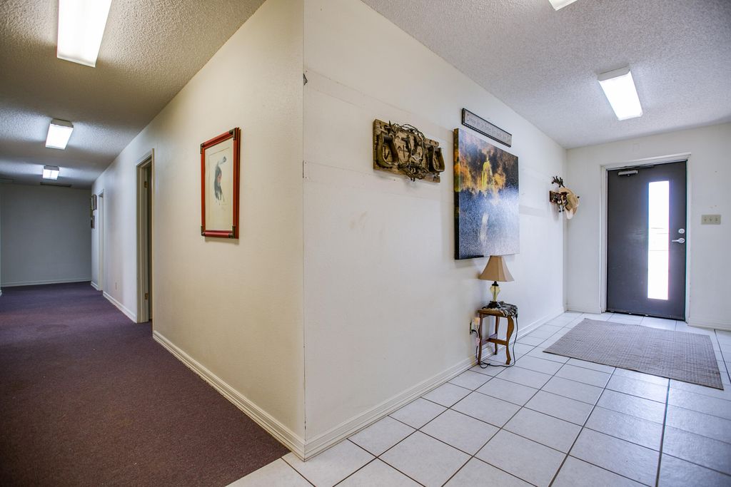 Image 33 of property listing at 601 Bristow Road, San Angelo, TX 76905