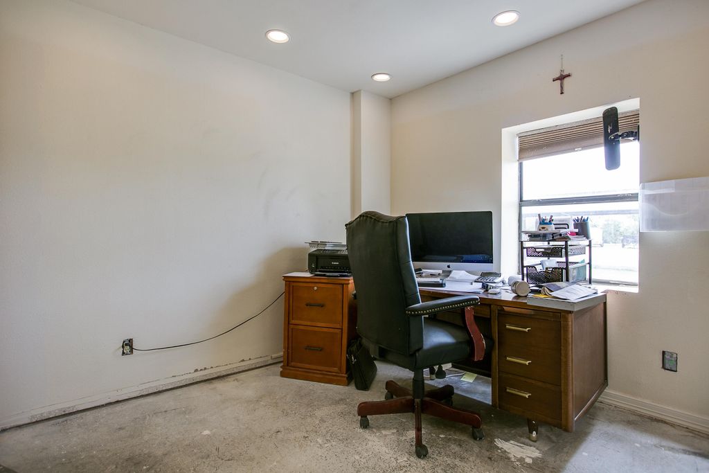 Image 37 of property listing at 601 Bristow Road, San Angelo, TX 76905