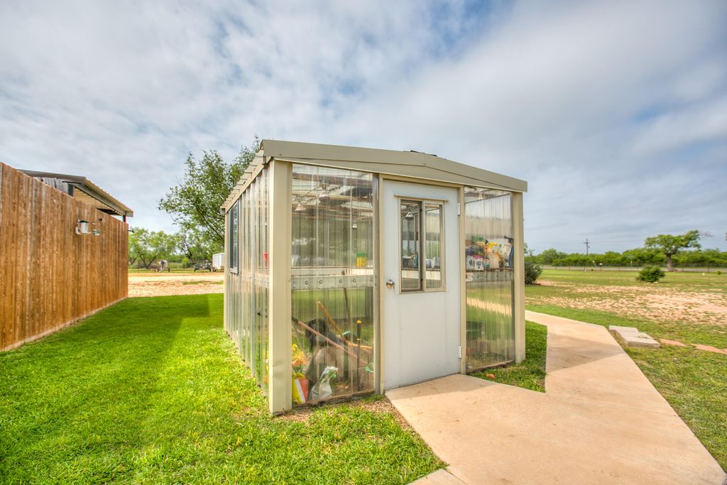 Image 58 of property listing at 601 Bristow Road, San Angelo, TX 76905