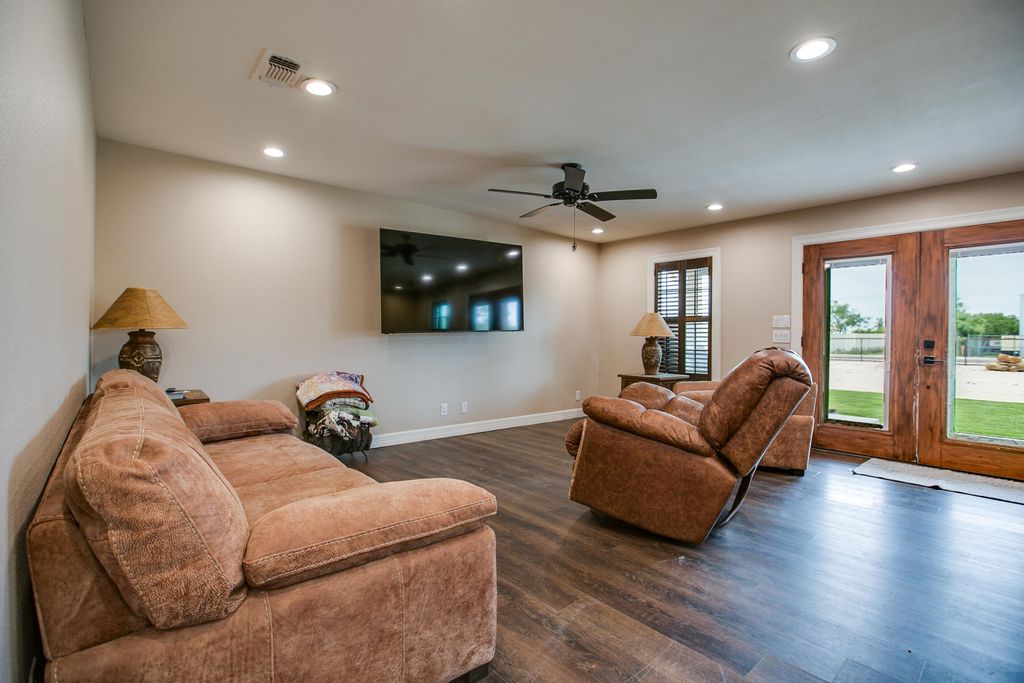 Image 7 of property listing at 601 Bristow Road, San Angelo, TX 76905