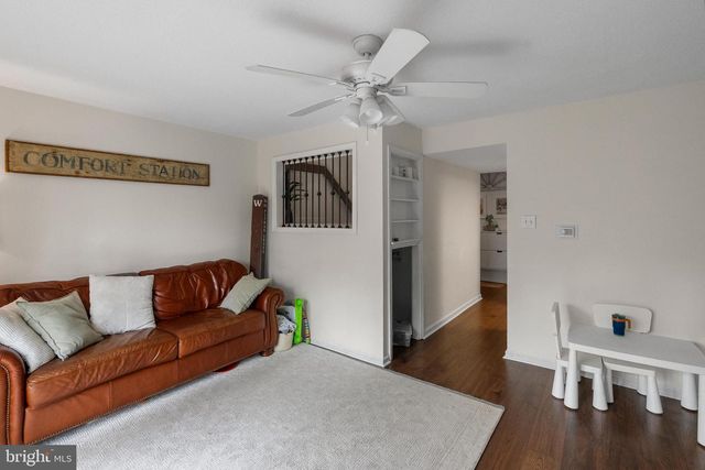 6 W AZALEA LN, Mount Laurel, NJ 08054