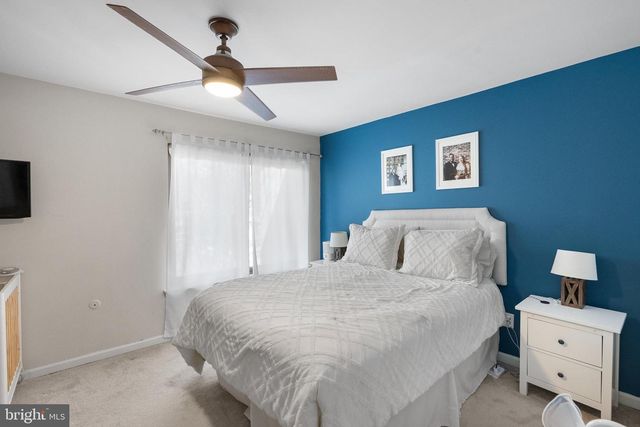 6 W AZALEA LN, Mount Laurel, NJ 08054