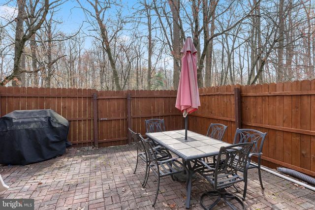 6 W AZALEA LN, Mount Laurel, NJ 08054