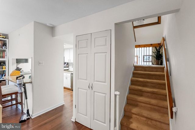 6 W AZALEA LN, Mount Laurel, NJ 08054