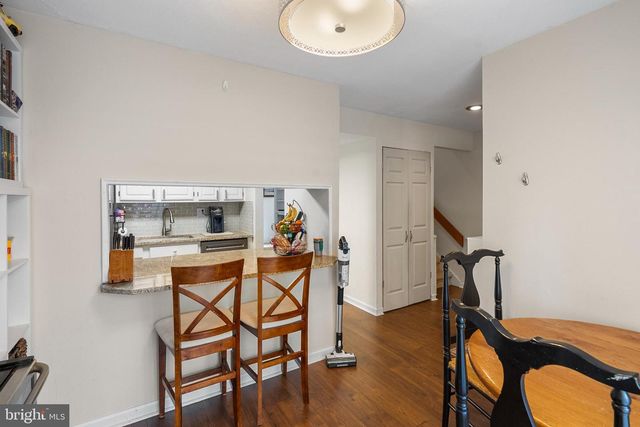 6 W AZALEA LN, Mount Laurel, NJ 08054