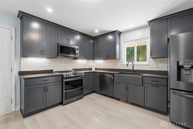 5544 Waterloo Road, Washington Twp, OH 45459