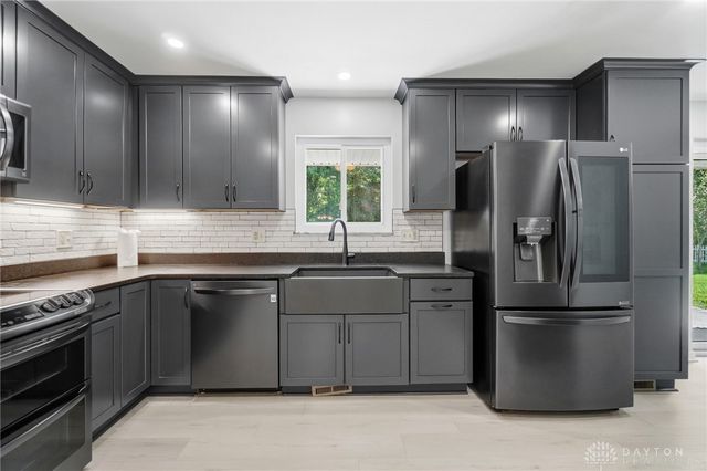5544 Waterloo Road, Washington Twp, OH 45459