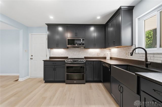 5544 Waterloo Road, Washington Twp, OH 45459