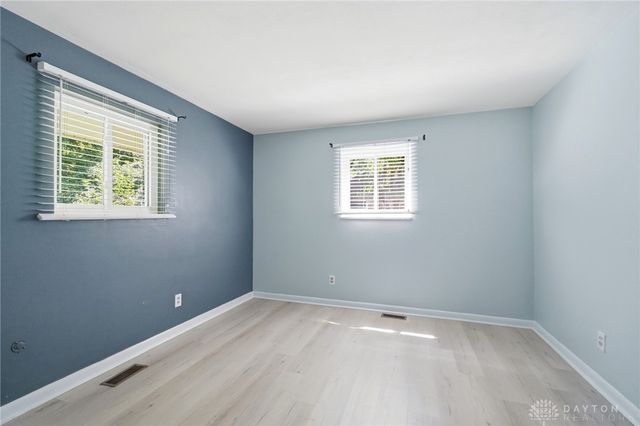 5544 Waterloo Road, Washington Twp, OH 45459