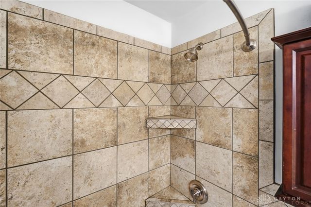 5544 Waterloo Road, Washington Twp, OH 45459