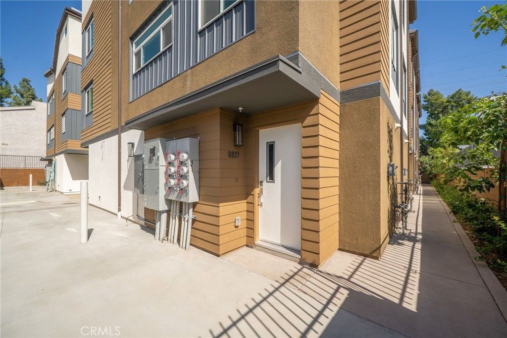 6837 N Haskell Avenue, Van Nuys, CA 91406 — photo 4
