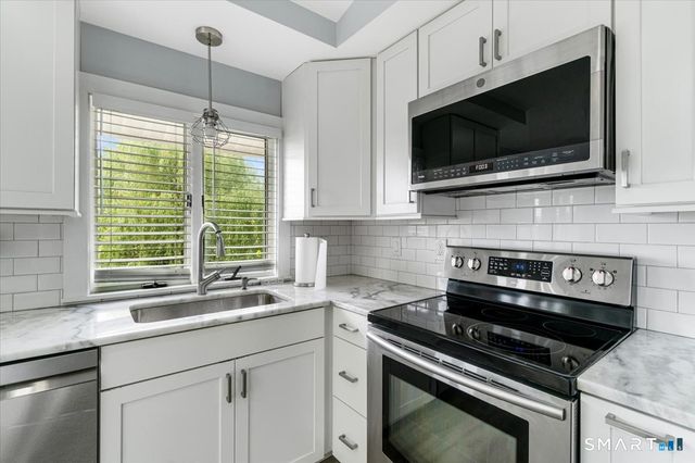 4 Candlewood Birches, Brookfield, CT 06804